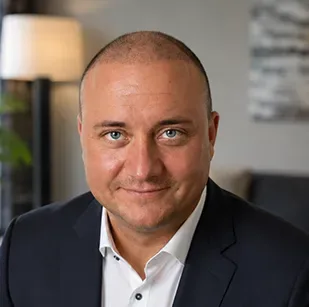 Oliver Misch, Geschäftsführer der medienplus GmbH und Ihr Ansprechpartner bei IT-Host.de